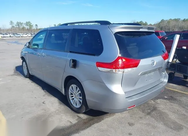 5TDYK3DC8CS229160 2012 2012 Toyota Sienna- Xle V6 8 Passenger 3