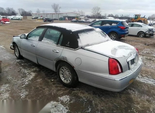 1LNFM82WXWY699044 1998 1998 Lincoln Town Car- Signature 3