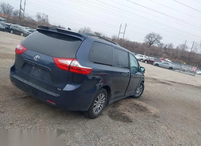 5TDYZ3DC2KS020717 2019 2019 Toyota Sienna- Xle 8 Passenger 4