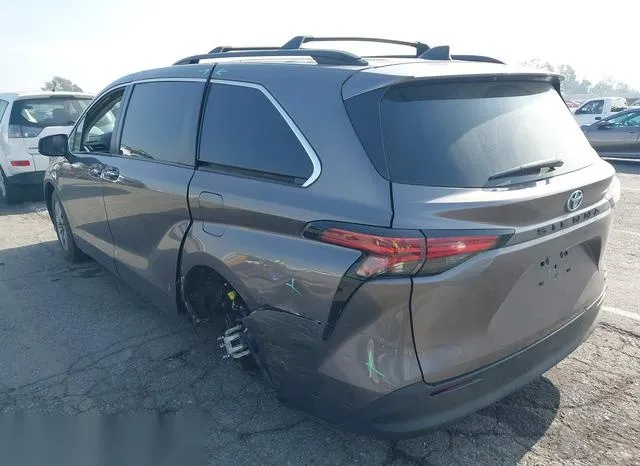 5TDYRKEC8NS107678 2022 2022 Toyota Sienna- Xle 3