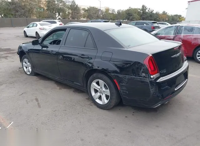 2C3CCAAG6KH602135 2019 2019 Chrysler 300- Touring 3