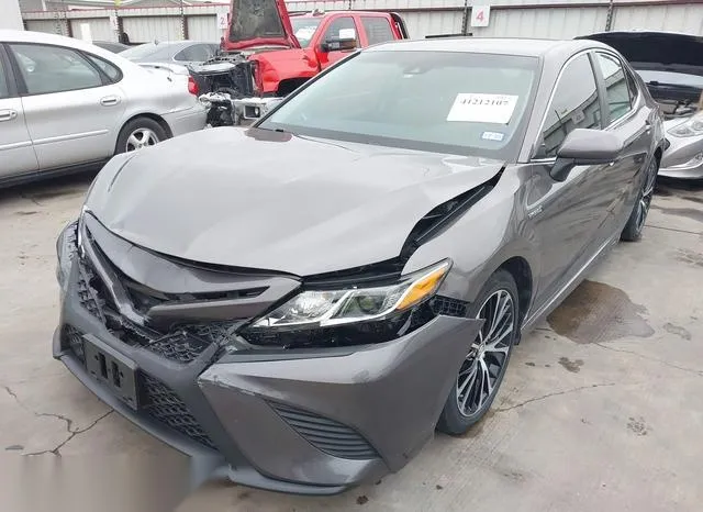 4T1B21HK2JU001817 2018 2018 Toyota Camry- Hybrid SE 2