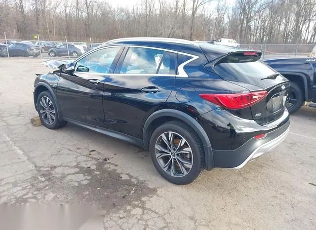 SJKCH5CR6KA007218 2019 2019 Infiniti QX30- Luxe 3