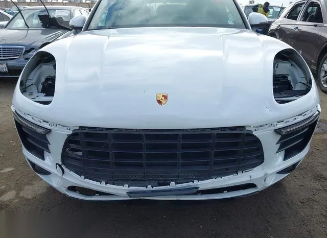 WP1AA2A58JLB23812 2018 2018 Porsche Macan 6