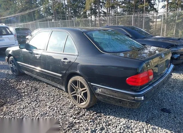 WDBJF65F6WA490383 1998 1998 Mercedes-Benz E 320 3