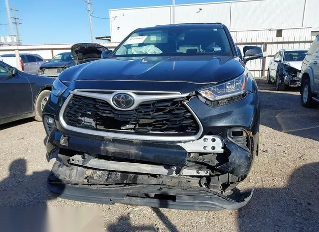 5TDZZRAH6LS512112 2020 2020 Toyota Highlander- LE 6