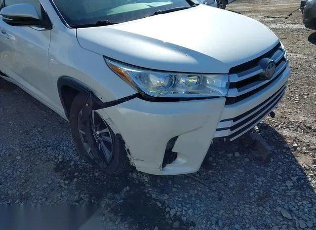 5TDKZRFH5HS189589 2017 2017 Toyota Highlander- Xle 6