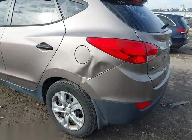 KM8JT3AB5BU221114 2011 2011 Hyundai Tucson- GL 6