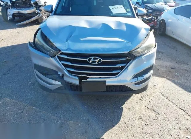 KM8J23A44HU592780 2017 2017 Hyundai Tucson- SE 6