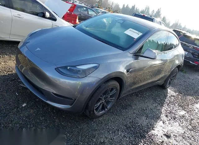 7SAYGAEE0RF177075 2024 2024 Tesla Model Y- Long Range Dual 2