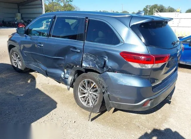 5TDKZRFH8HS509536 2017 2017 Toyota Highlander- Xle 3