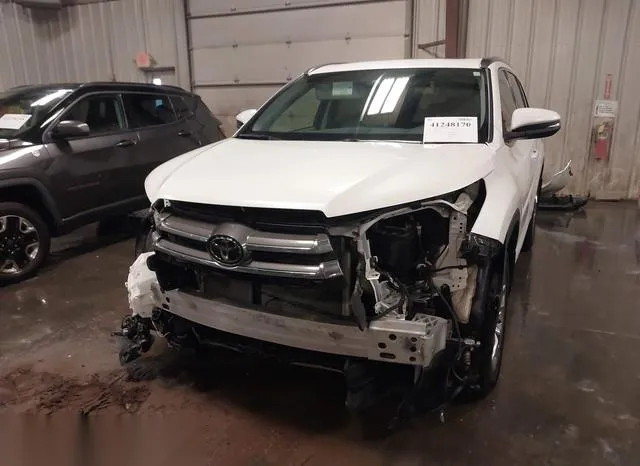 5TDDZRFH9KS919102 2019 2019 Toyota Highlander- Limited 6