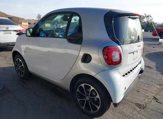 WMEFJ5DA9GK058521 2016 2016 Smart Fortwo- Passion/Prime/Pro 3