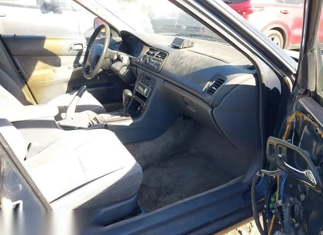 1HGCD5636VA274273 1997 1997 Honda Accord- LX 5