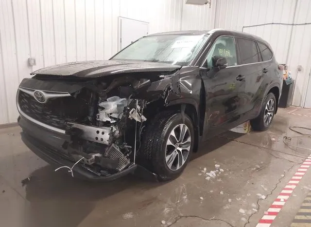 5TDHZRBH9MS058434 2021 2021 Toyota Highlander- Xle 2