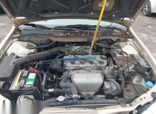 1HGCG66551A140198 2001 2001 Honda Accord- 2-3 LX 10