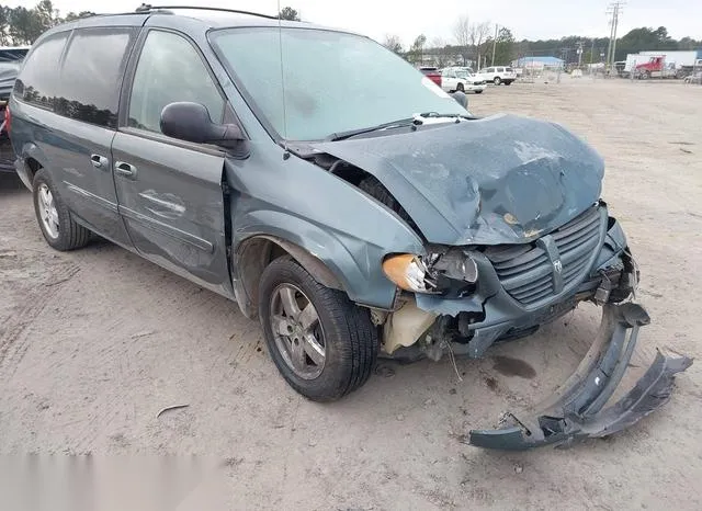 2D4GP44L25R435320 2005 2005 Dodge Grand Caravan- Sxt 6