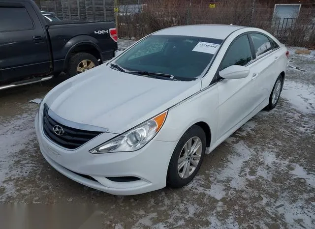 5NPEB4AC4EH940411 2014 2014 Hyundai Sonata- Gls 2