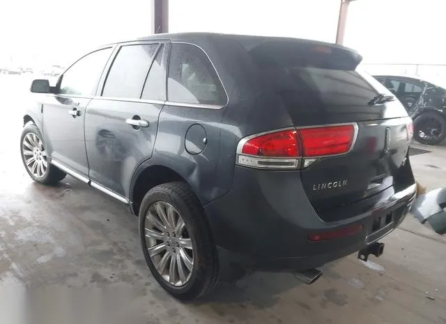 2LMDJ6JK1DBL15556 2013 2013 Lincoln MKX 3