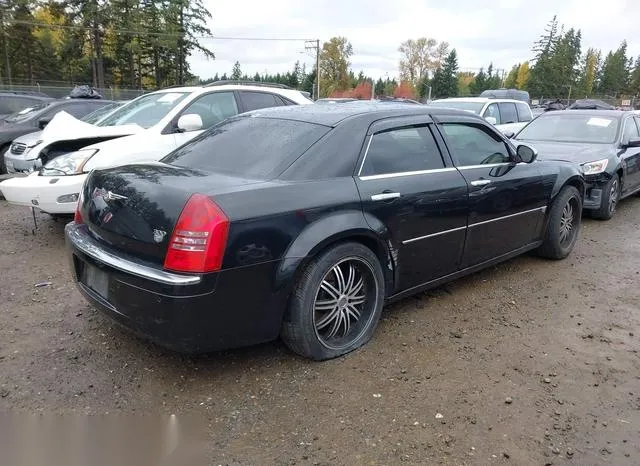 2C3AA63H25H657797 2005 2005 Chrysler 300C 4