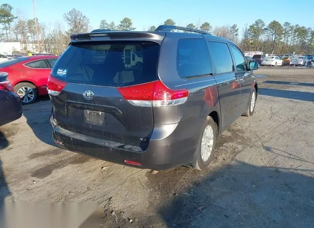 5TDYK3DC8CS264443 2012 2012 Toyota Sienna- Xle/Limited 4