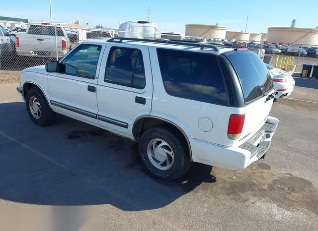 1GNDT13W6Y2338749 2000 2000 Chevrolet Blazer- LT 3