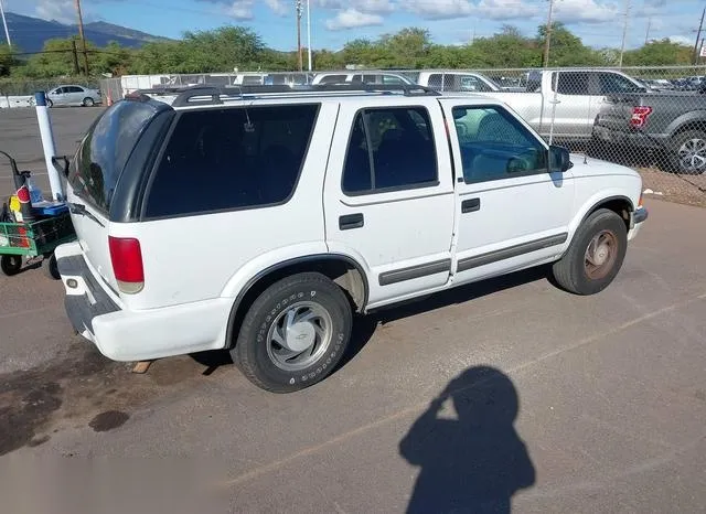 1GNDT13W6Y2338749 2000 2000 Chevrolet Blazer- LT 4