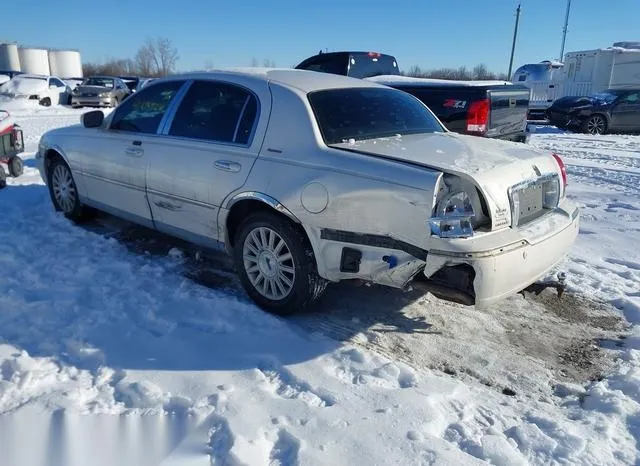 1LNHM82W53Y603096 2003 2003 Lincoln Town Car- Signature 3