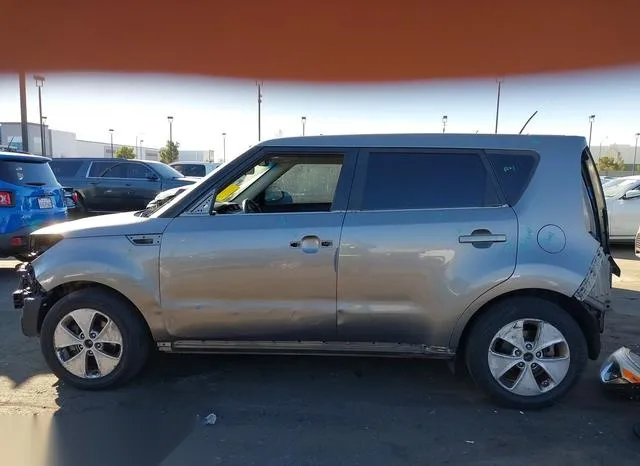 KNDJN2A28F7174481 2015 2015 KIA Soul 6