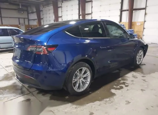 7SAYGDEE8RF074374 2024 2024 Tesla Model Y 4