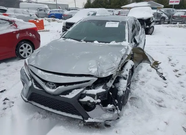 4T1B11HK2KU178565 2019 2019 Toyota Camry- SE 2