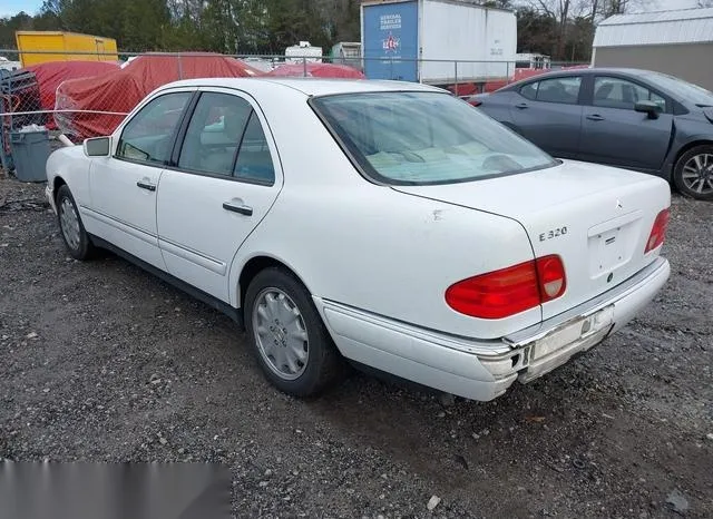 WDBJF65F0WA531090 1998 1998 Mercedes-Benz E 320 3