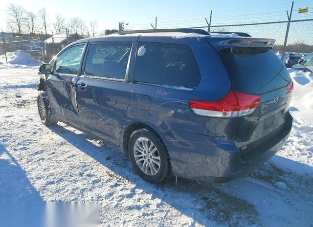 5TDYK3DCXES521816 2014 2014 Toyota Sienna- Xle V6 8 Passenger 3