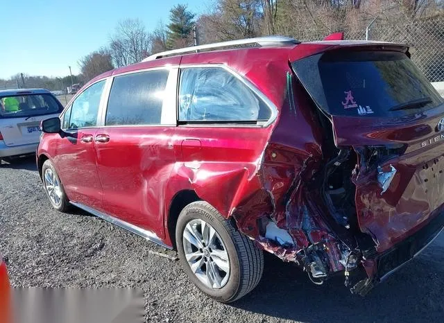 5TDZRKEC7RS215946 2024 2024 Toyota Sienna- Limited 3