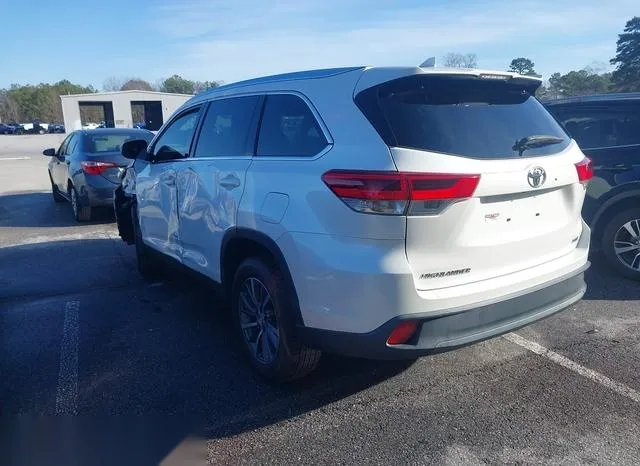 5TDKZRFH5KS354869 2019 2019 Toyota Highlander- Xle 3