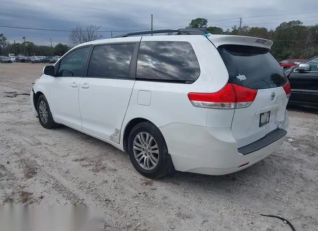 5TDYK3DC2DS347500 2013 2013 Toyota Sienna- Xle V6 8 Passenger 3