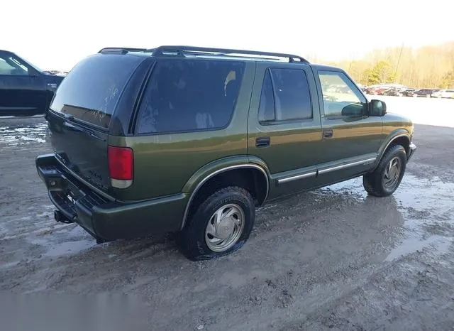 1GNDT13WX1K209807 2001 2001 Chevrolet Blazer- LT 4