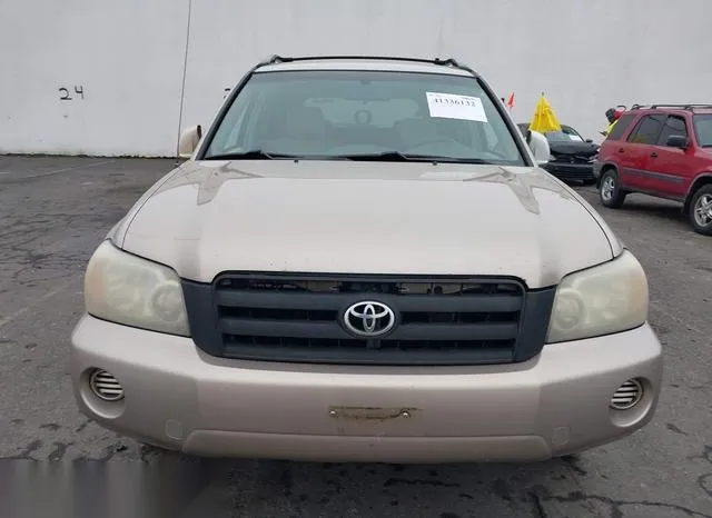 JTEDD21A040079731 2004 2004 Toyota Highlander 6