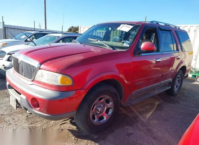 5LMPU28L0WLJ11564 1998 1998 Lincoln Navigator 2