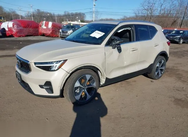 YV4L12UE4S2454977 2025 2025 Volvo XC40- Plus 2