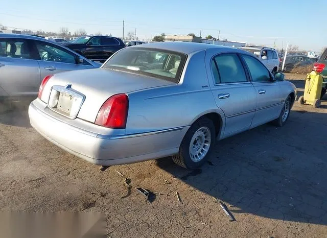 1LNHM81WX1Y722244 2001 2001 Lincoln Town Car- Executive 4