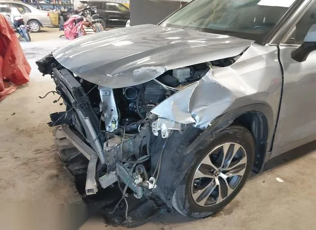 5TDGZRBH0MS148244 2021 2021 Toyota Highlander- Xle 6