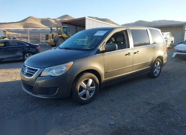 2V4RW3D13AR324826 2010 2010 Volkswagen Routan- SE 2