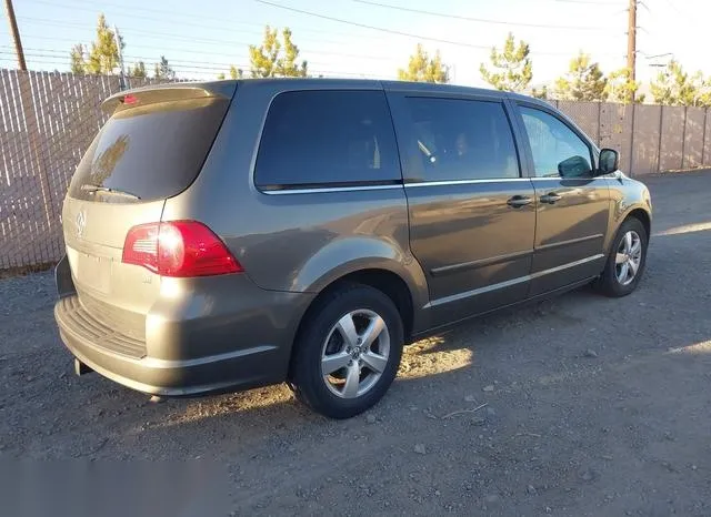 2V4RW3D13AR324826 2010 2010 Volkswagen Routan- SE 4