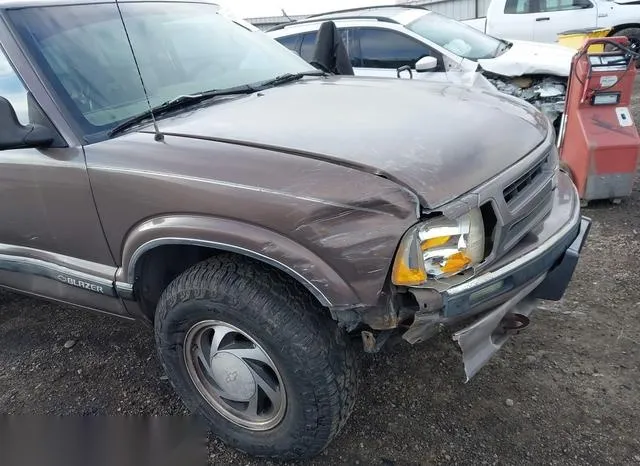 1GNDT13W1V2232592 1997 1997 Chevrolet Blazer- LT 6