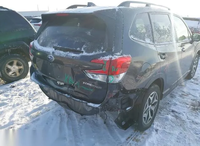 JF2SKAGC0KH569266 2019 2019 Subaru Forester- Premium 4