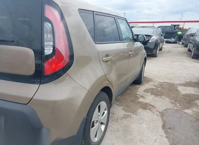 KNDJN2A25F7124699 2015 2015 KIA Soul 4