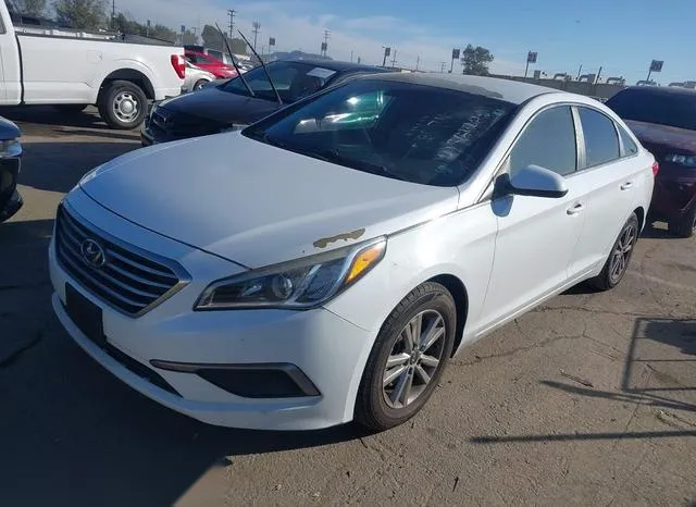 5NPE24AF2HH582501 2017 2017 Hyundai Sonata 2