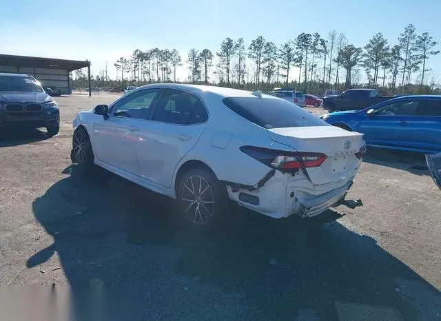 4T1G11AK1MU581570 2021 2021 Toyota Camry- SE 3