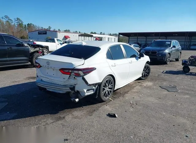 4T1G11AK1MU581570 2021 2021 Toyota Camry- SE 4